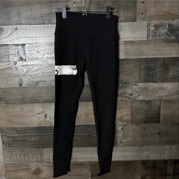 SOLD ALO Yoga Leggings XS - Picture 1 of 6